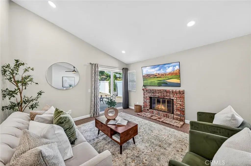 9290 Hot Springs, Corona