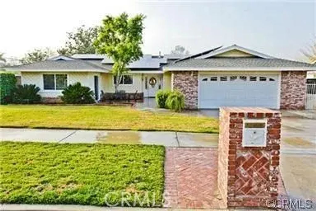 4777 Windsor, Riverside