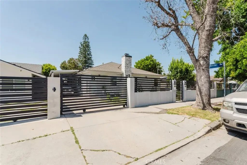 14232 Hart, Van Nuys