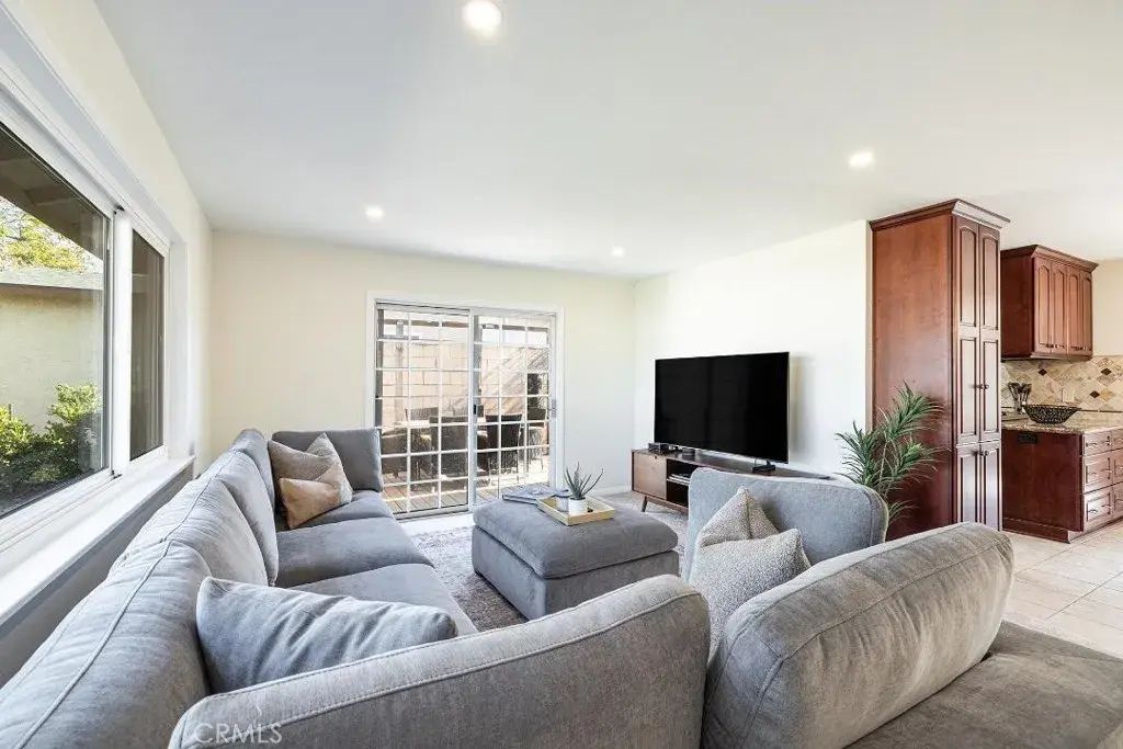 2206 Stinson Street, Simi Valley