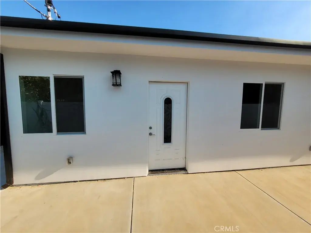 8004 Shirley Avenue, Reseda