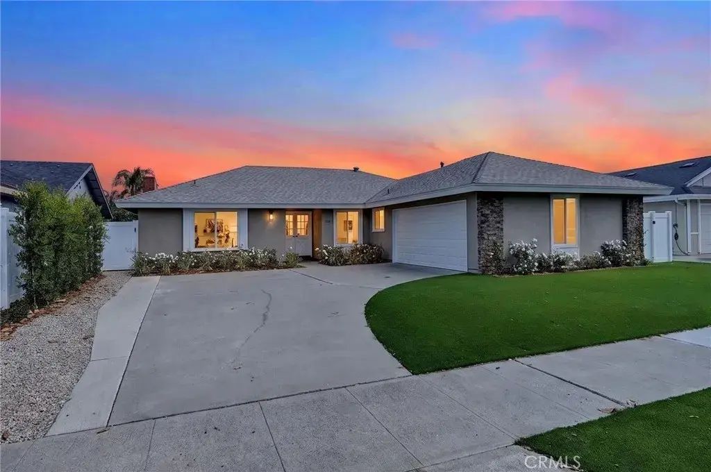 709 E Meadowbrook, Orange
