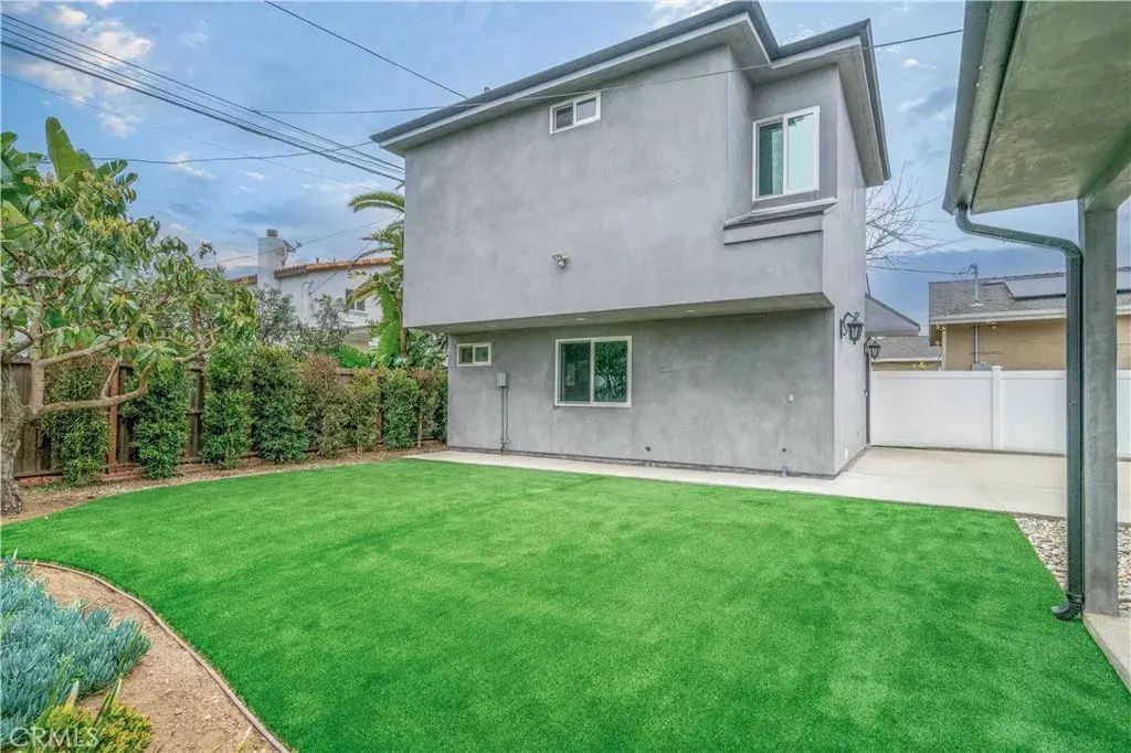 6335 W 82nd Street, Los Angeles