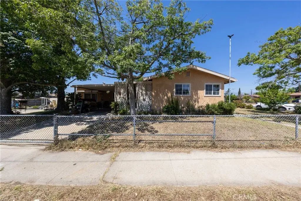 566 S Sage, Rialto