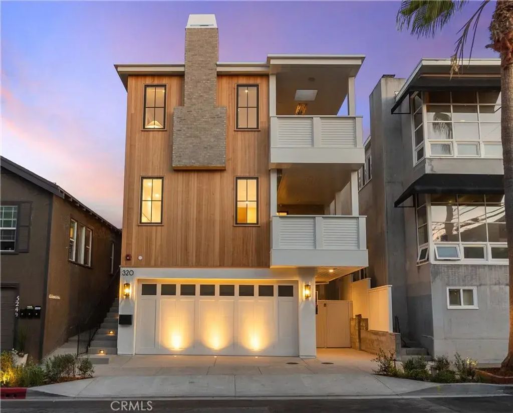 320 1st St, Manhattan Beach