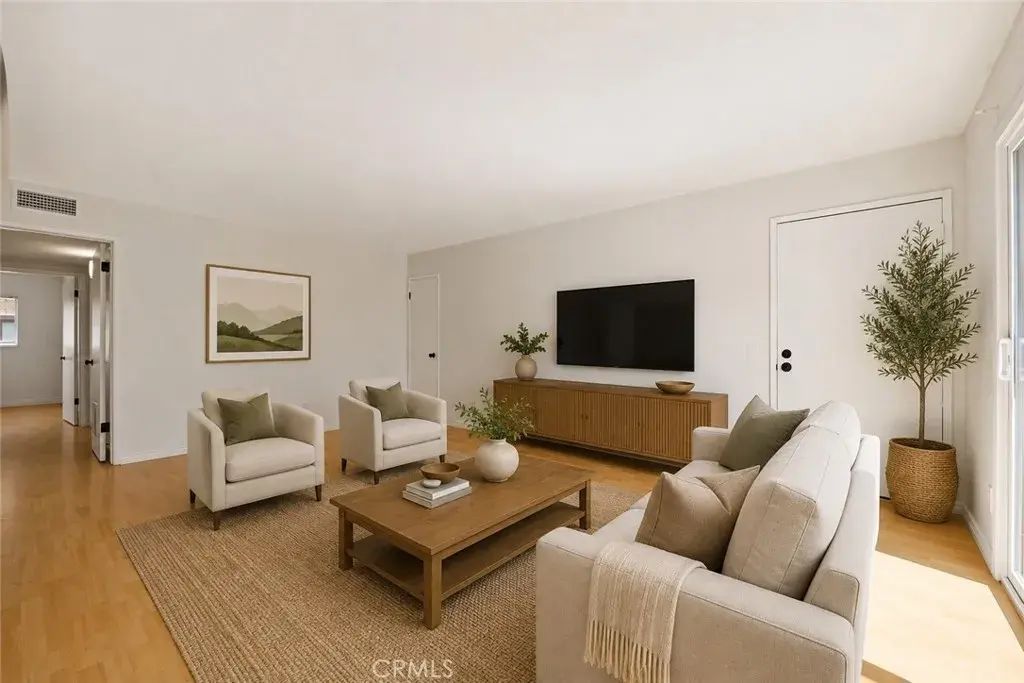 5055 Coldwater Canyon Avenue 105, Sherman Oaks
