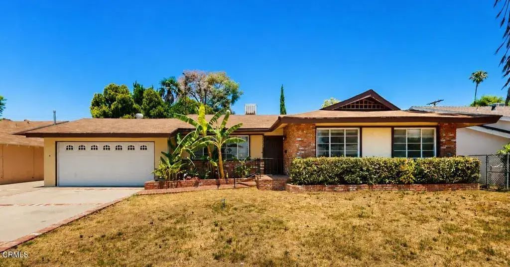 22423 Cantara Street, Los Angeles