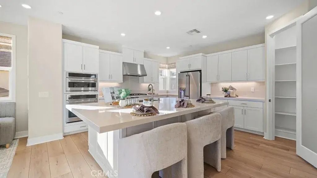 27387 Fox Den Place, Valencia
