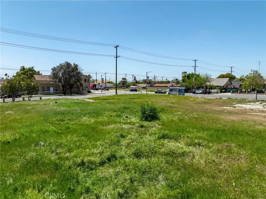 158 N La Cadena, Colton