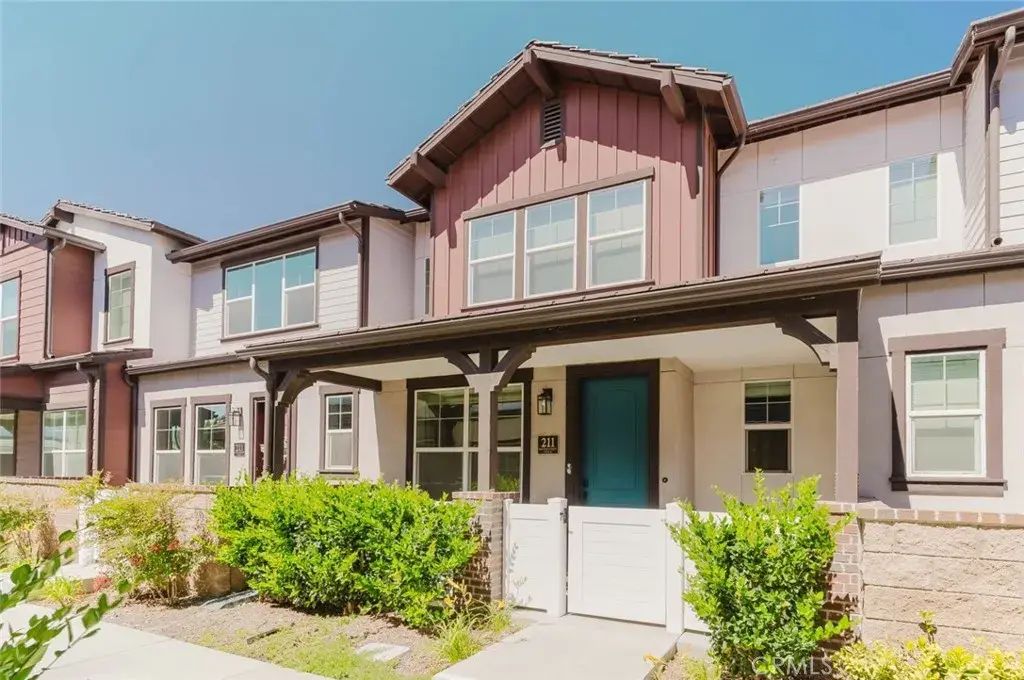 211 Red Brick Drive 3, Simi Valley