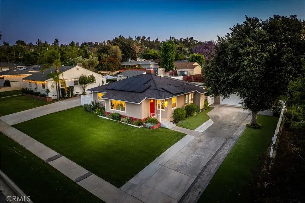 816 Sherwood Street, Redlands