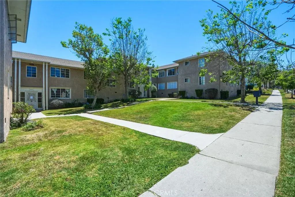 4076 Hillcrest Drive A, Los Angeles