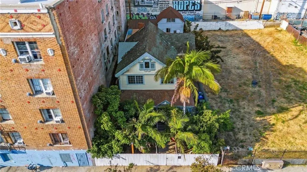 1545 Cambria, Los Angeles