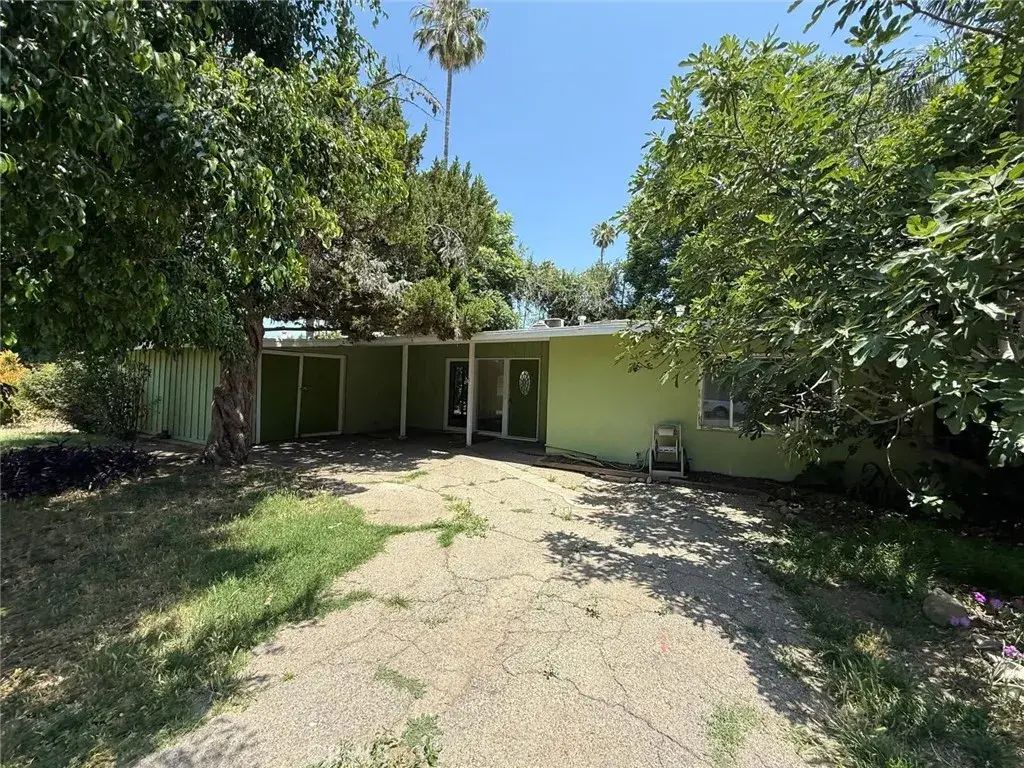 7704 Calvin, Reseda