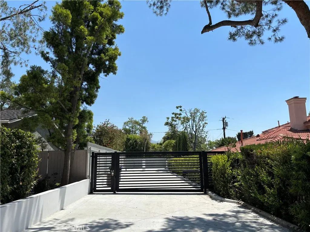 4832 La Canada Boulevard, La Canada Flintridge