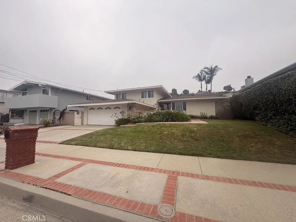 28058 Braidwood Dr, Rancho Palos Verdes