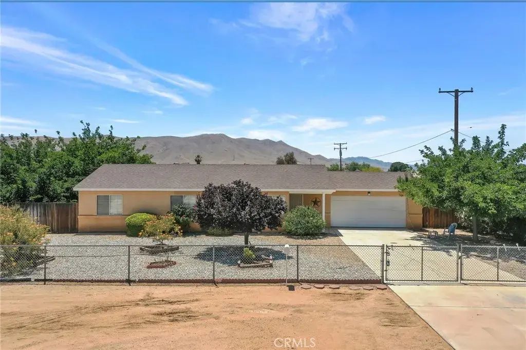 21693 Wren, Apple Valley