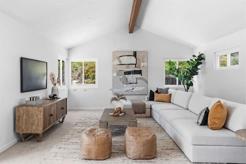818 Crest Drive, Encinitas