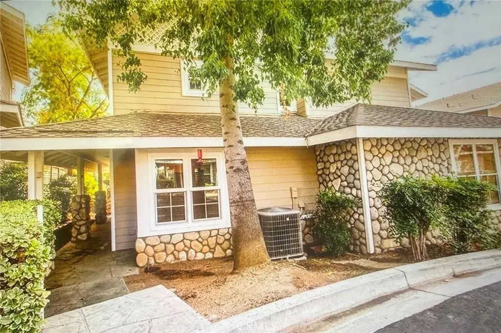 401 Chandler West, Highland