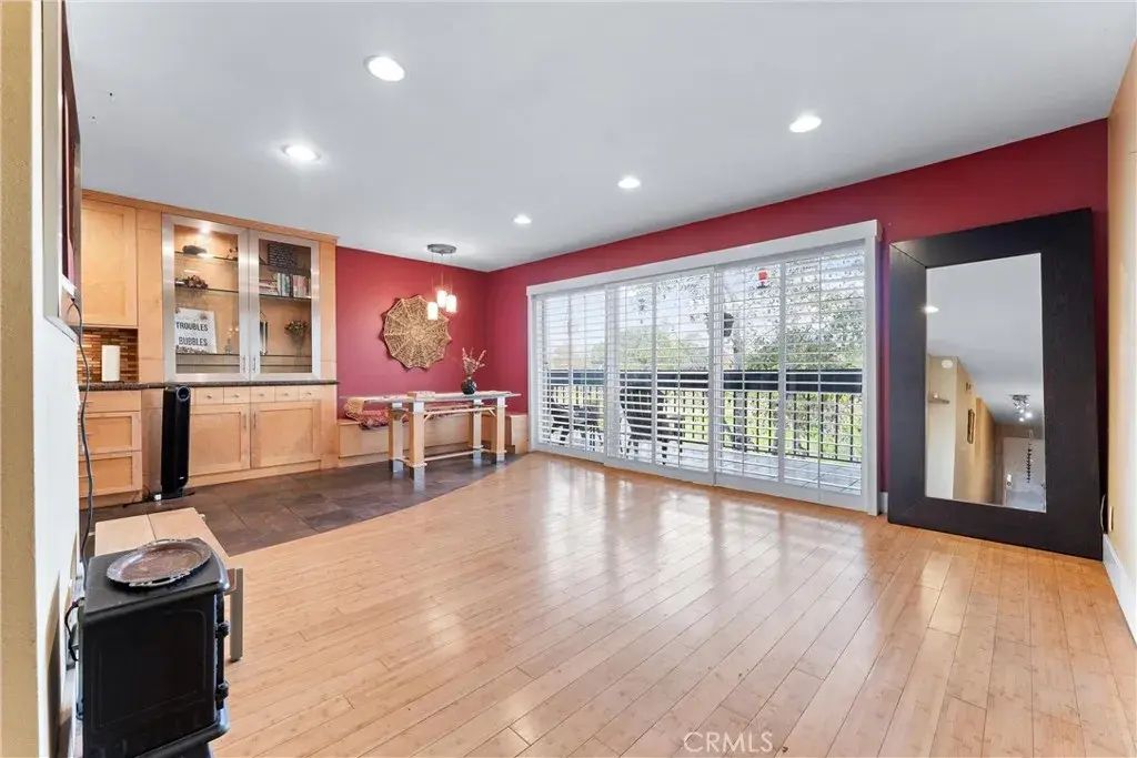 1061 Park Avenue, Long Beach