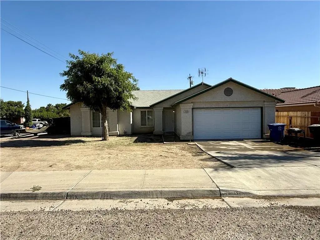 1048 E Yosemite, Avenal