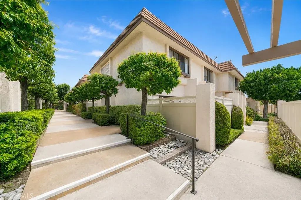 848 W Huntington 23, Arcadia