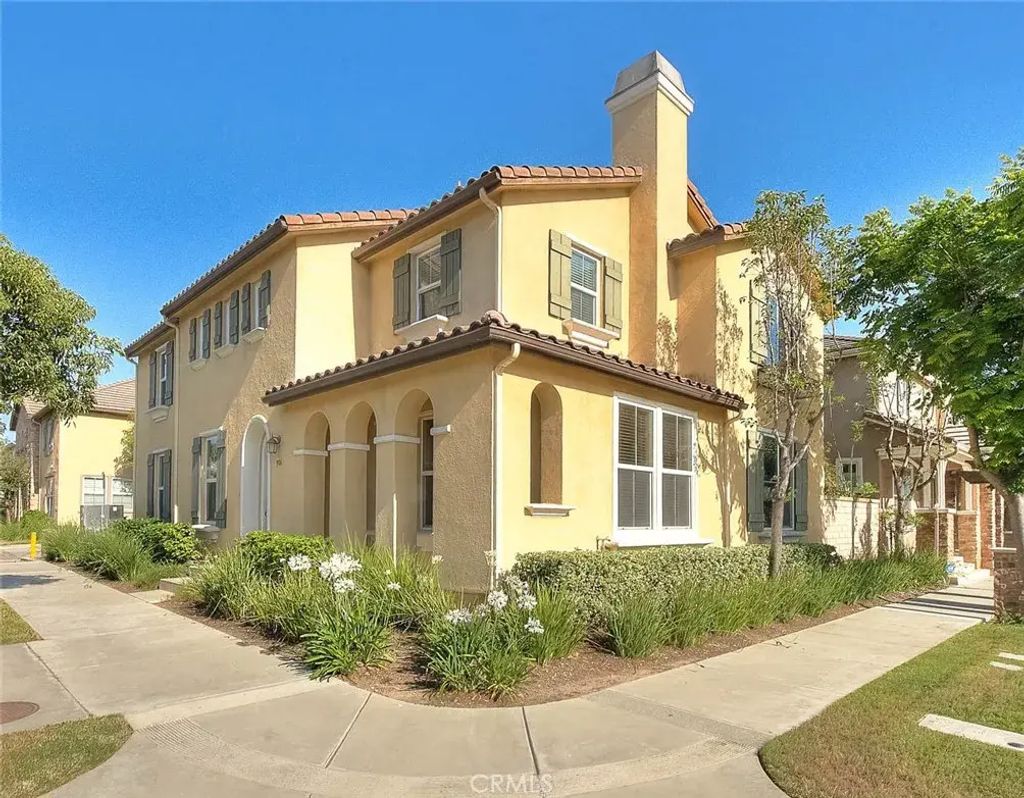 906 N Woodbine, Azusa