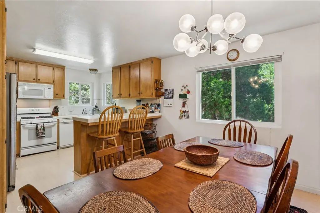 582 Grass Valley Court, Lake Arrowhead