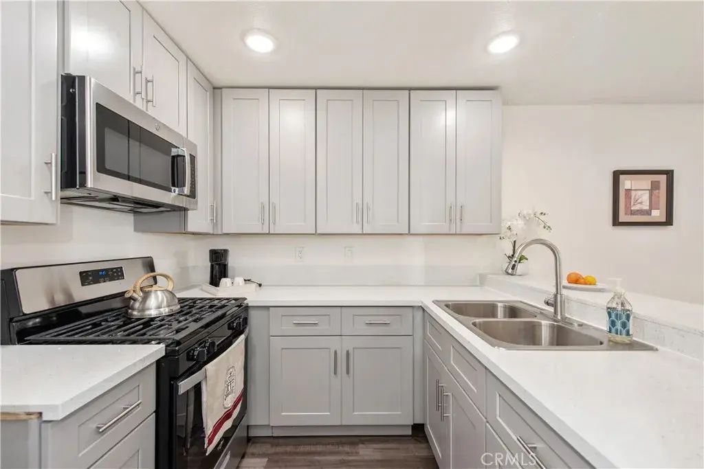 450 E 4th 416, Santa Ana