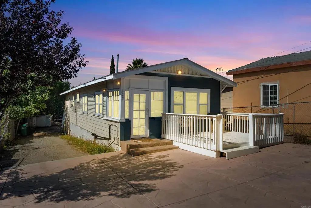 207 Cottonwood Road, San Ysidro