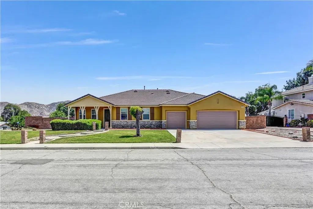 28725 Belmont Park Way, Moreno Valley