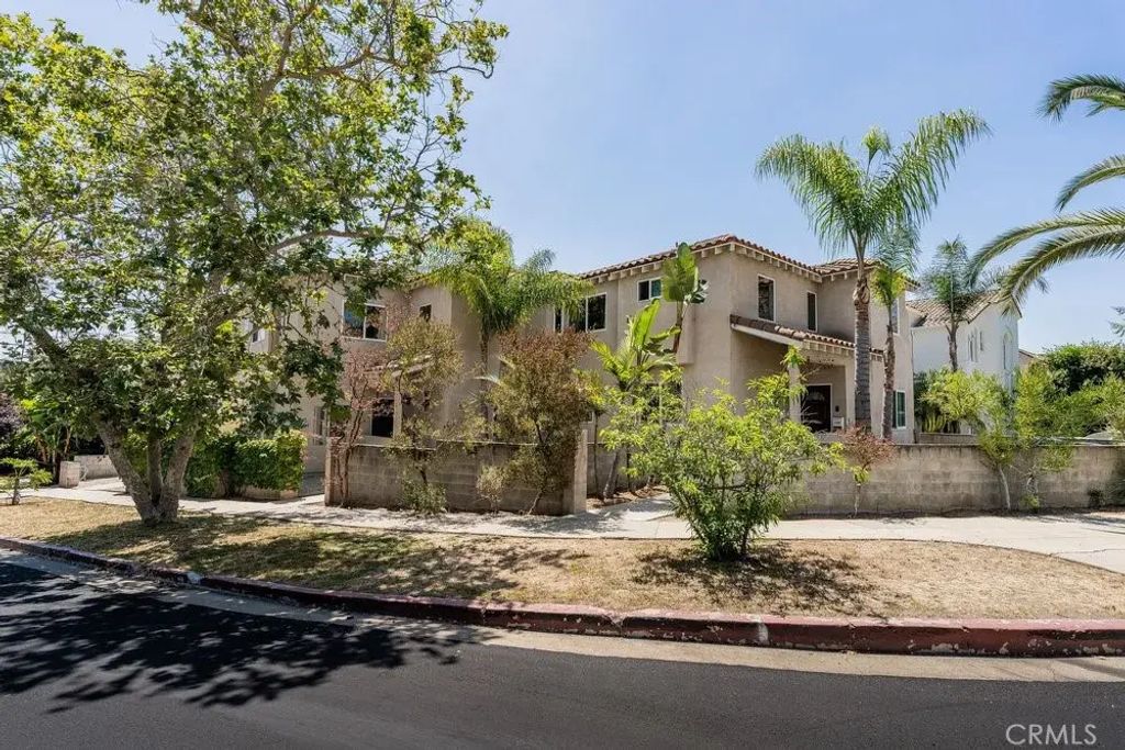 1100 S Highland, Los Angeles