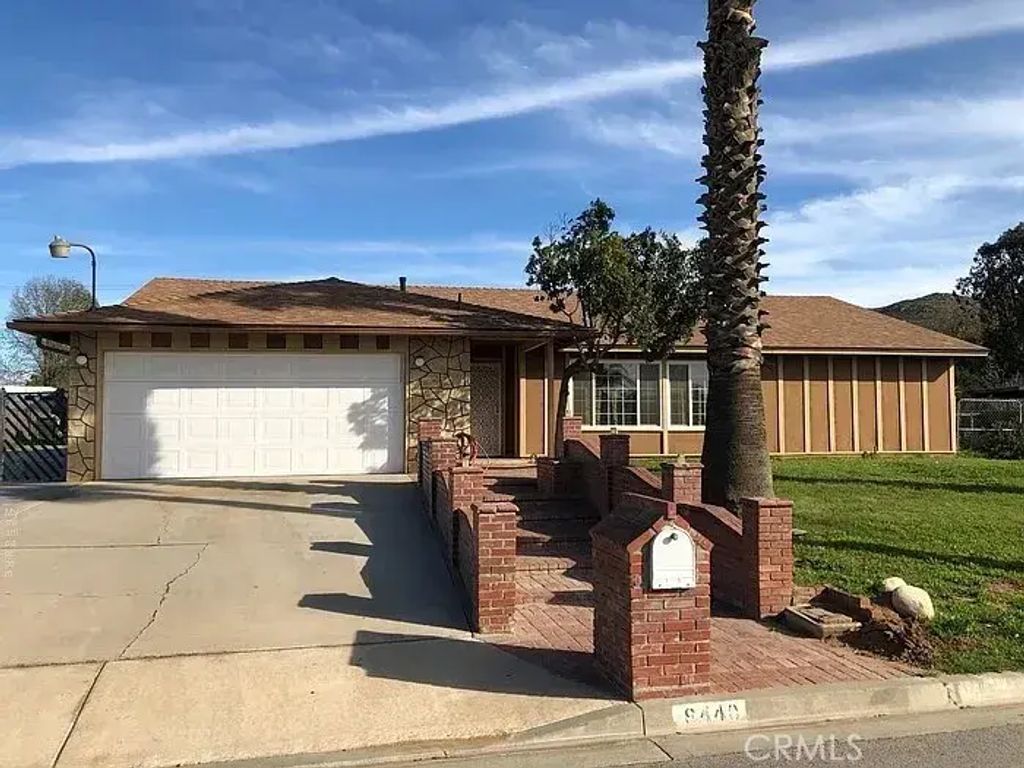 8440 Brookfield, Jurupa Valley