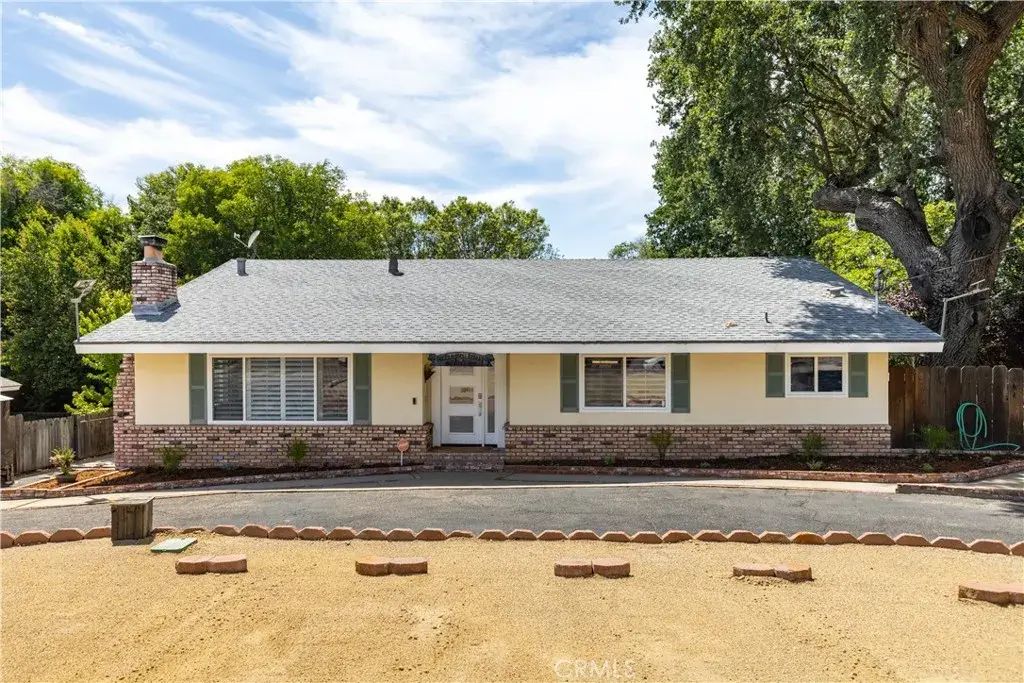 8130 Azucena, Atascadero