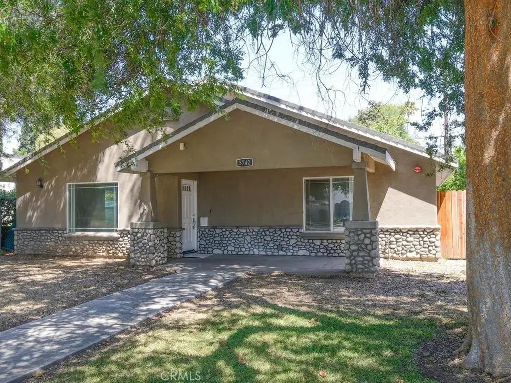 5742 Magnolia, Riverside