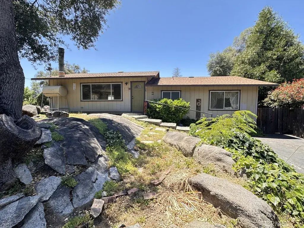 19380 Rockridge Way, Sonora