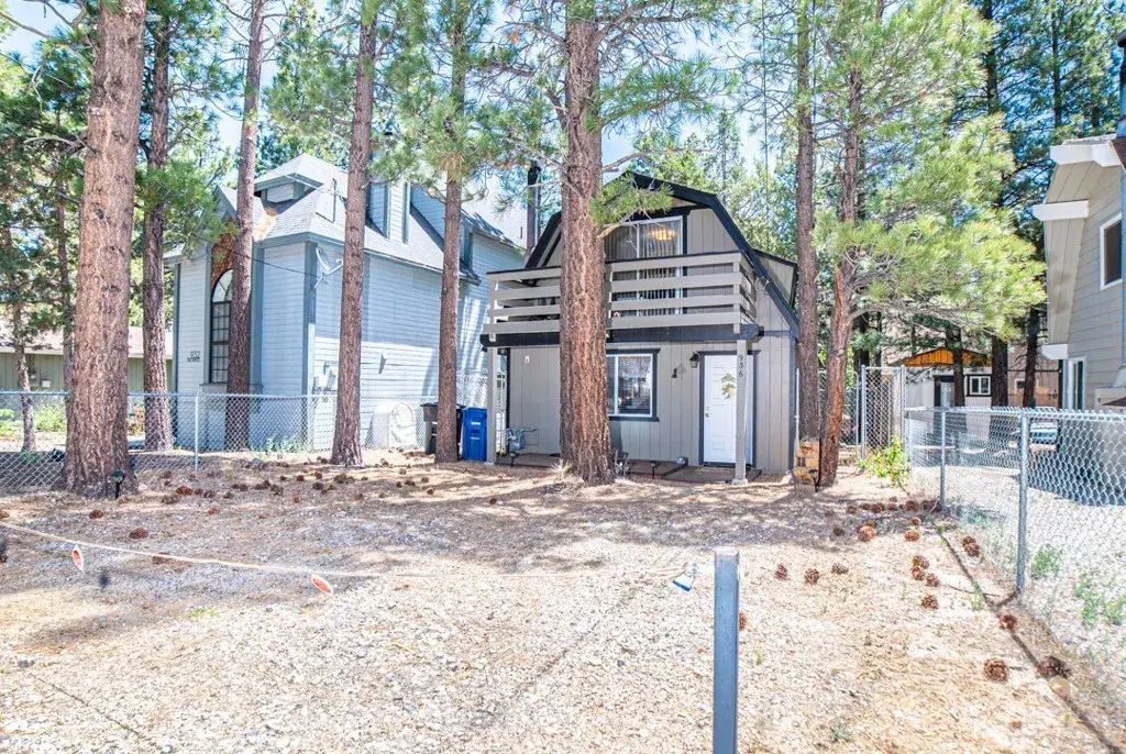 936 D Lane, Big Bear City
