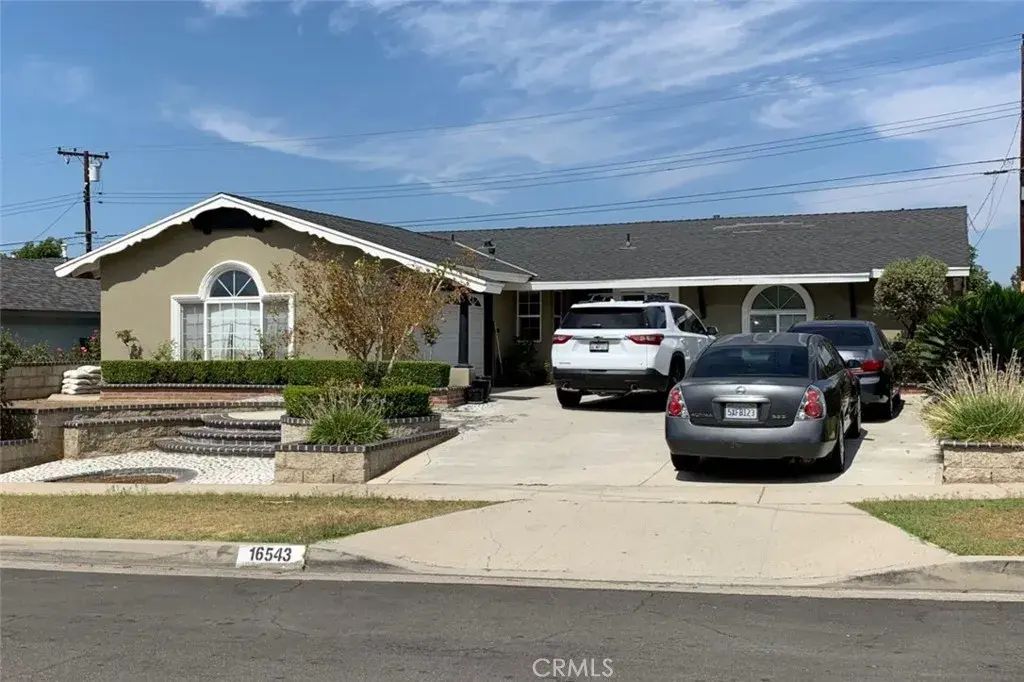 16543 Red Coach, Whittier
