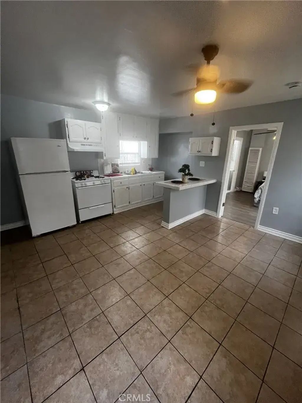 4520 S Normandie, Los Angeles