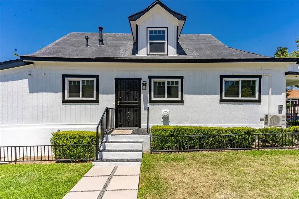6741 Newlin Avenue, Whittier