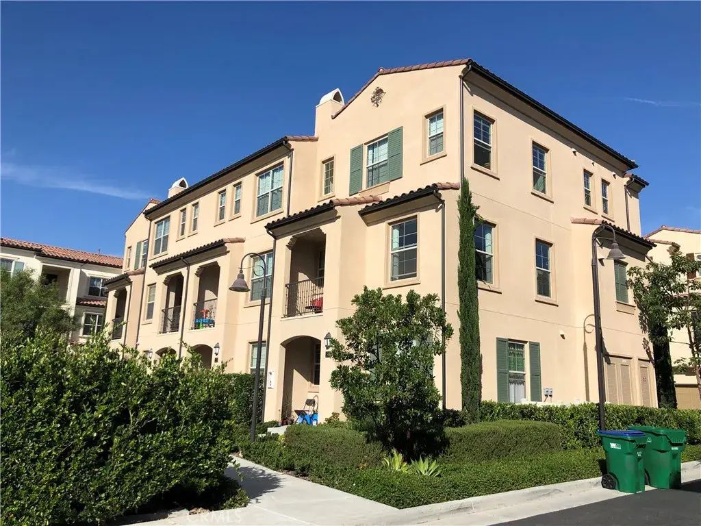 50 Capricorn, Irvine