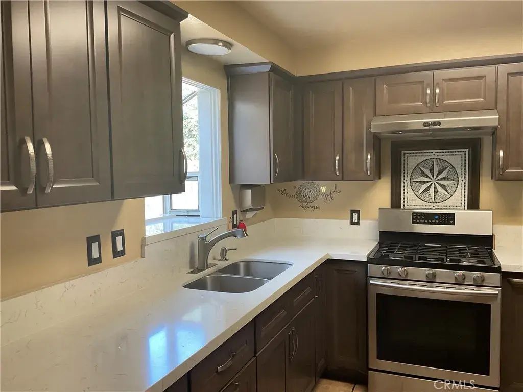 17217 San Jose, Granada Hills