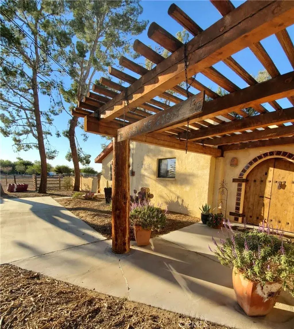 11524 Deep Creek Road, Apple Valley