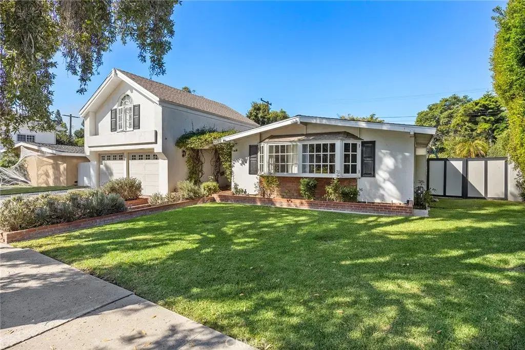 3019 Samoa, Costa Mesa