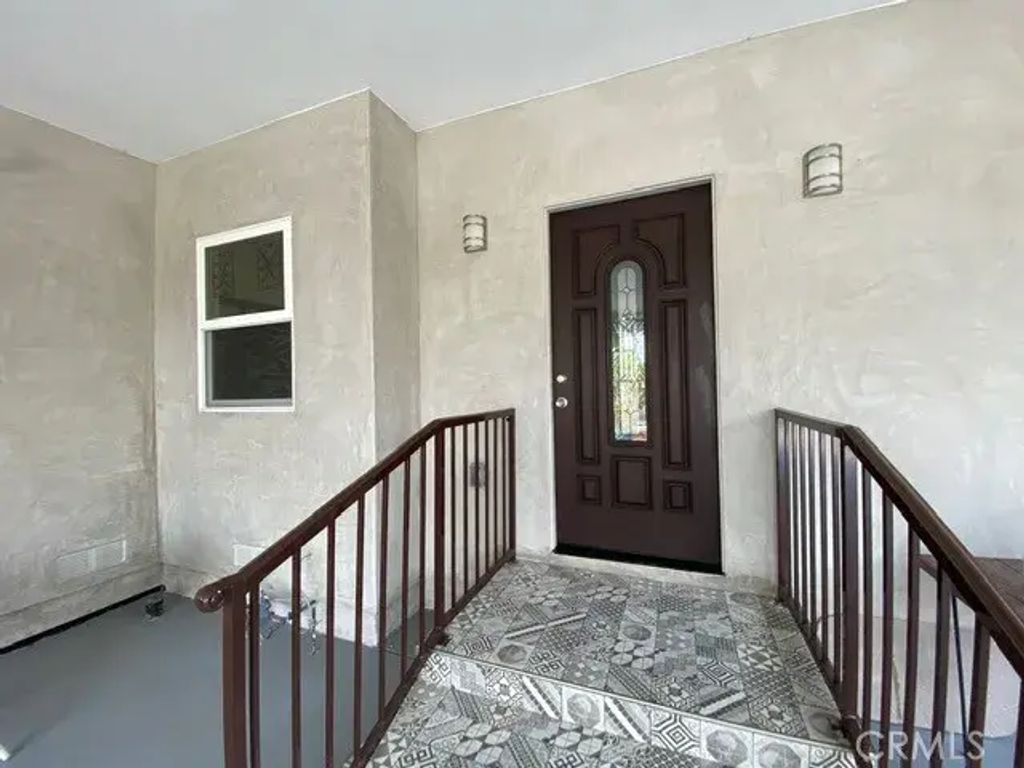 6657 Enfield, Reseda