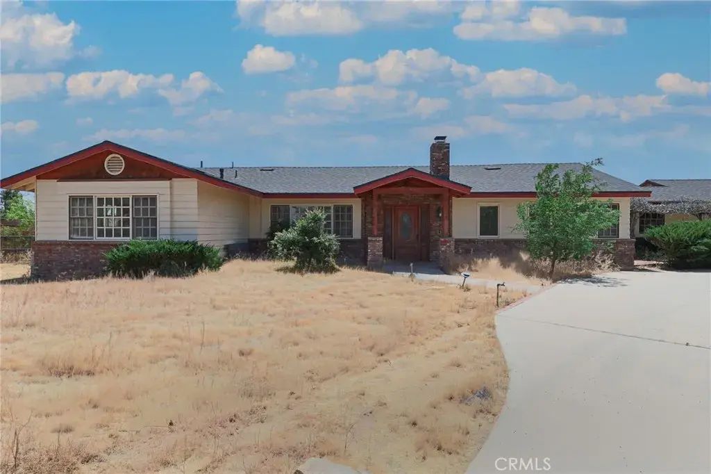 15100 Pocahantas, Apple Valley