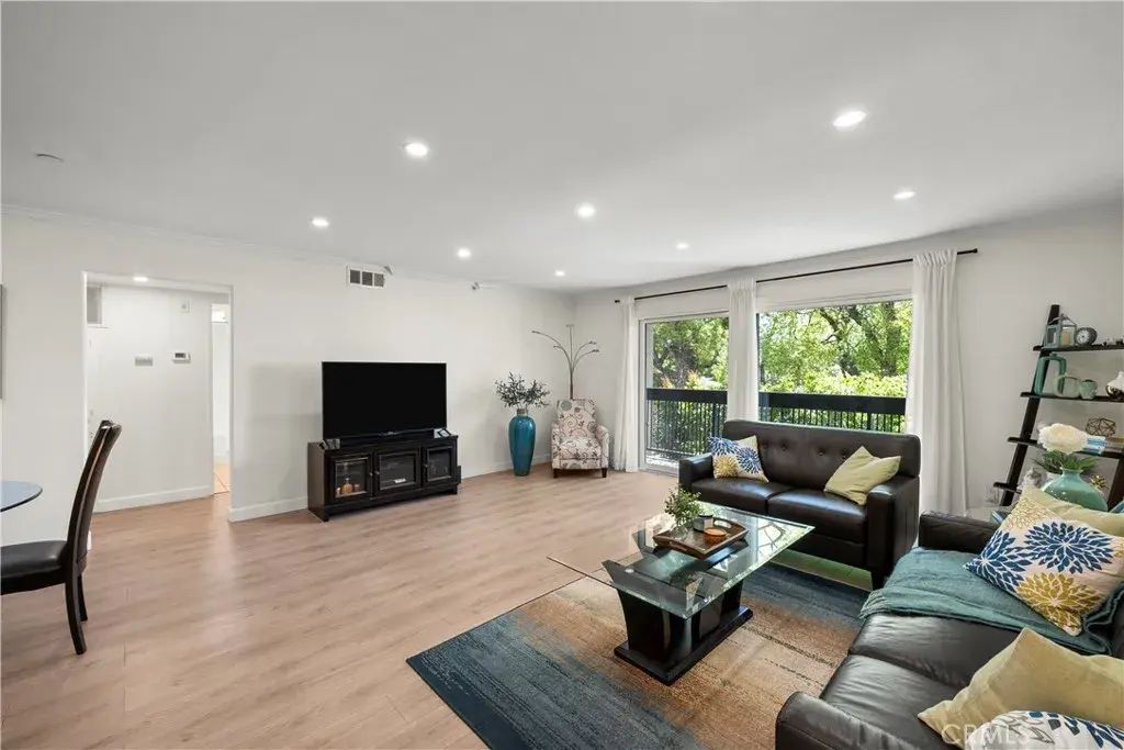 1135 Allen 1, Glendale