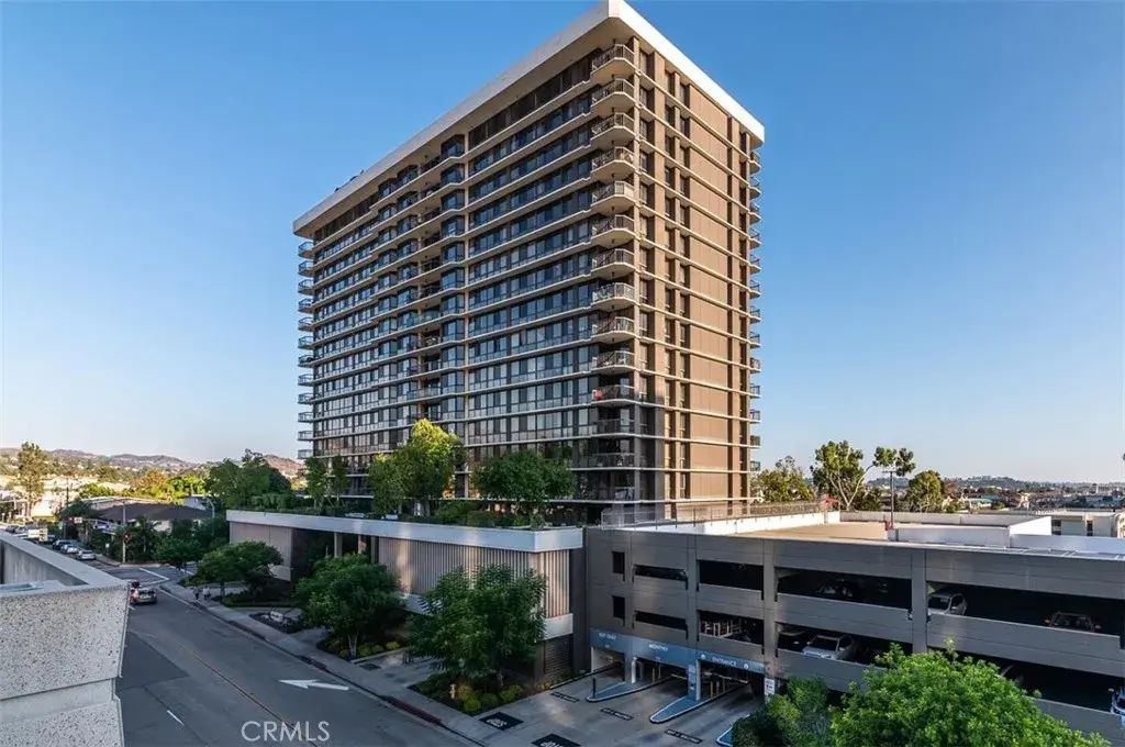 222 Monterey Road 805, Glendale