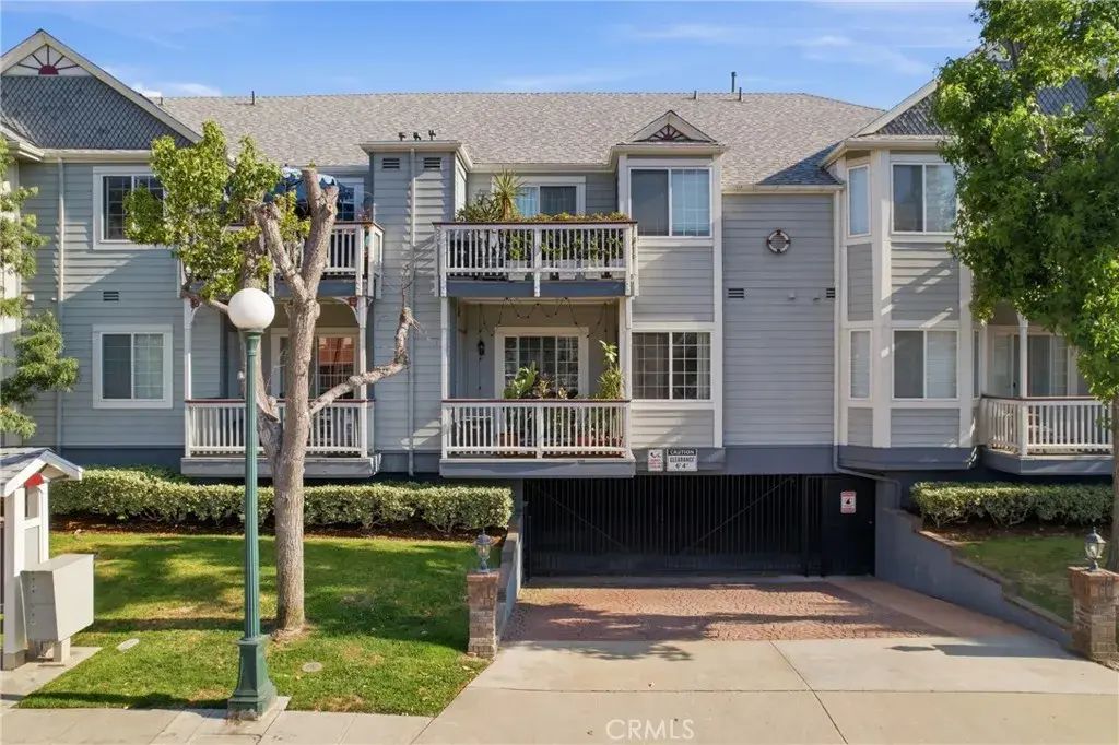 132 W Lemon A, Monrovia
