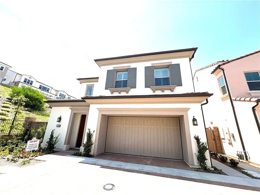 216 Maricopa, Irvine